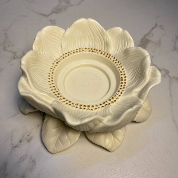 Partylite Magnolia Lotus Flower Blossom Pillar Candle Holder Ivory and Gold - Picture 2 of 3